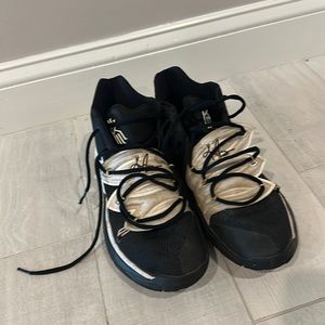 Nike Kyrie 5 TB ‘Black’ shoes size 10